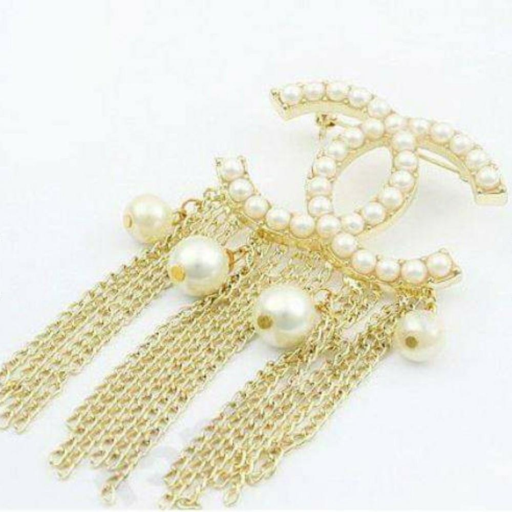 Fashion Gold & pearls chain brooch